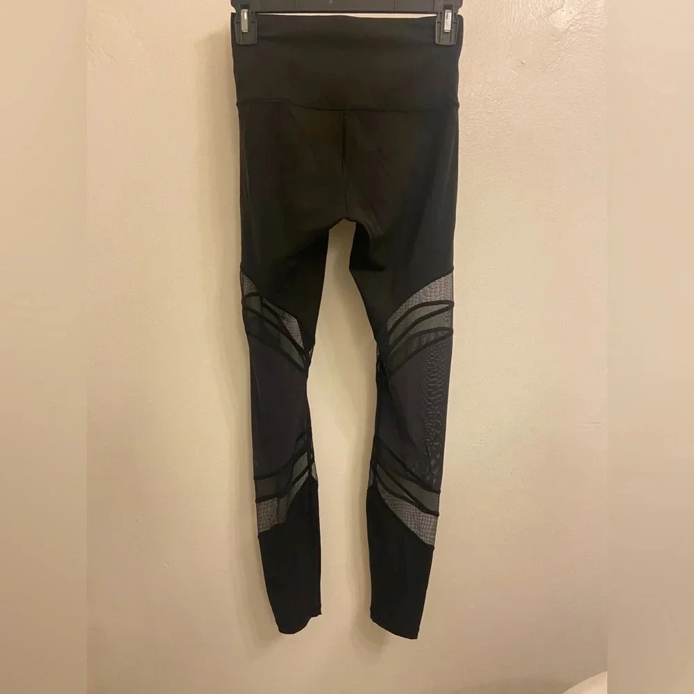 Lululemon Seek The Heat Tight Black Size 4